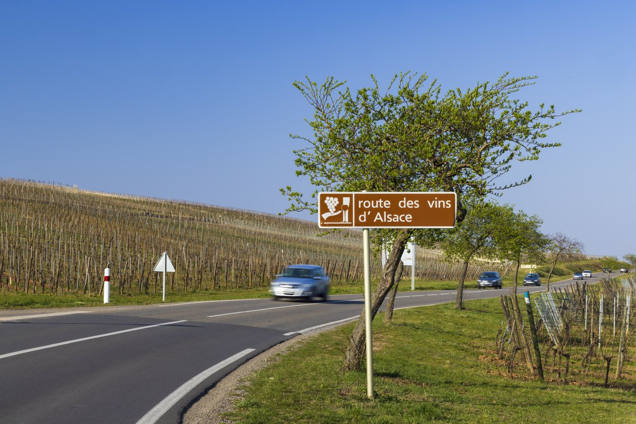 Route des vins près de Colmar, Alsace, France