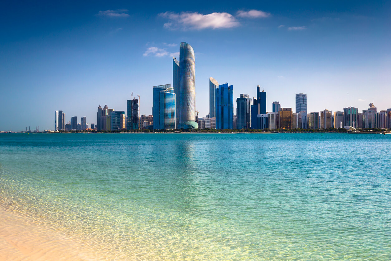 Décalage horaire à Abu Dhabi, Heure actuelle et d'été