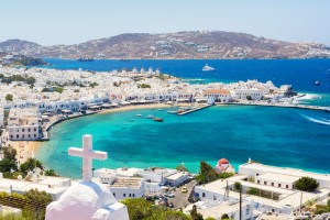 Mykonos : Vue depuis l’île de Mykonos dans les Cyclades