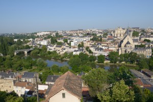 Poitou : vue sur Poitiers, capitale du Poitou