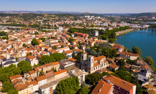 Lyonnais (Rhône, Loire, Ain) : La ville de Givors, dans l'aire métropolitaine de Lyon