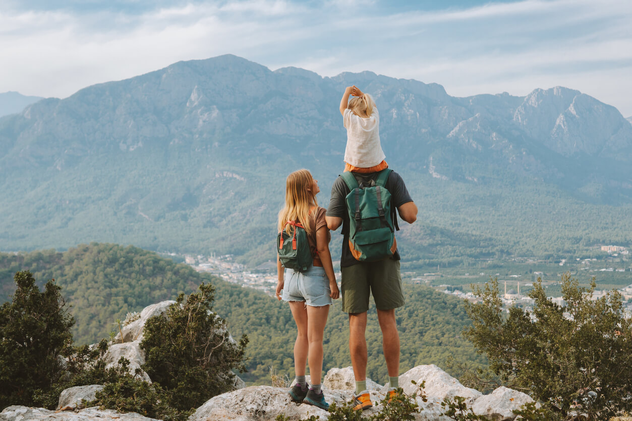 Randonnée en famille sur la voie Lycienne